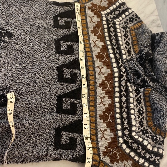 COPY - Gorgeous Handmade in Ecuador Alpaca Hoodie. - Picture 4 of 4